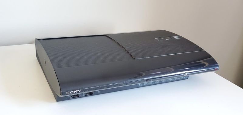 Play Station 3 super slim