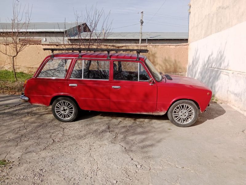 Ваз 2102 , 1977 йил сотилади Ваз 2102 , 1977 йил сотилади
