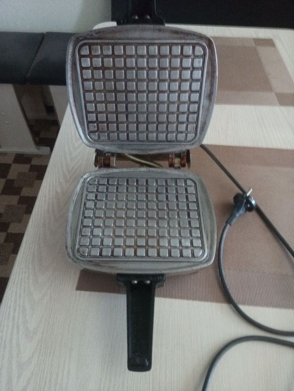 Вафельница электрическая Вафельница электрическая