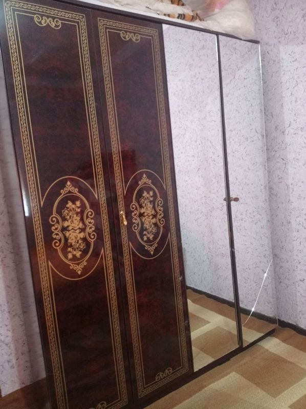 divan shkof trimo ,tilvizor 32 lik smartmas divan shkof trimo ,tilvizor 32 lik smartmas