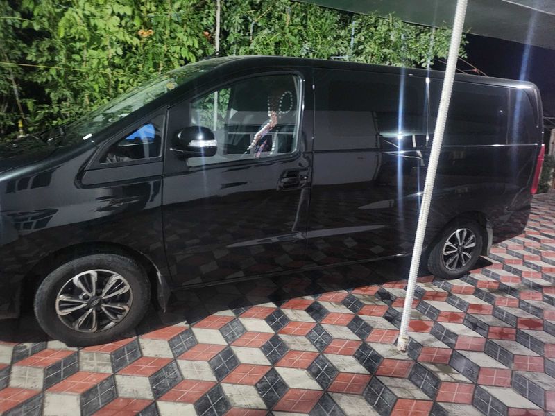 JAC MINEVEN qora 2023 JAC MINEVEN qora 2023