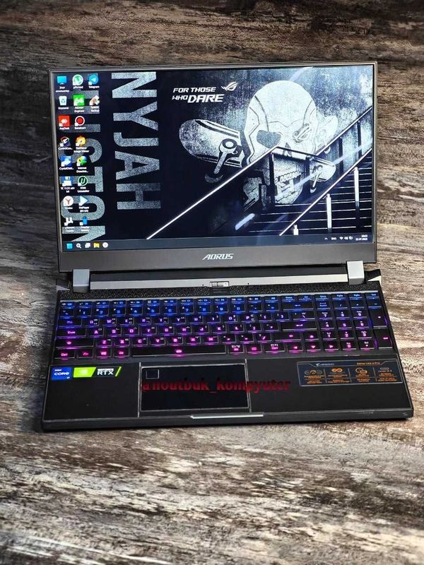 Мощный игровой Aorus Rtx 3080 Мощный игровой Aorus Rtx 3080