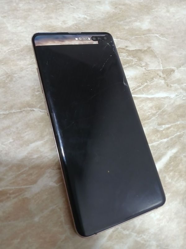 Samsung s10 5g 8/256 экран синган Samsung s10 5g 8/256 экран синган