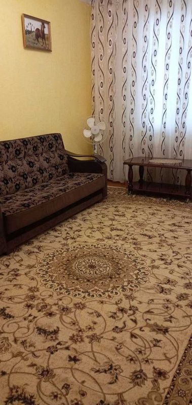 сдам СВОЮ 2 х комнатную квартиру на Чиланзар 11 квартал, 2/2/4, 50 м2.