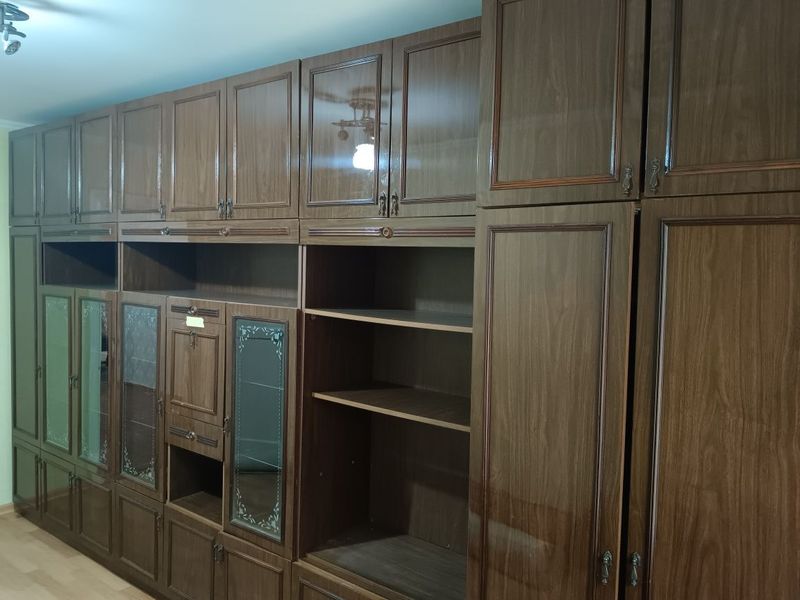 Продается стенка Алмалык Продается стенка Алмалык