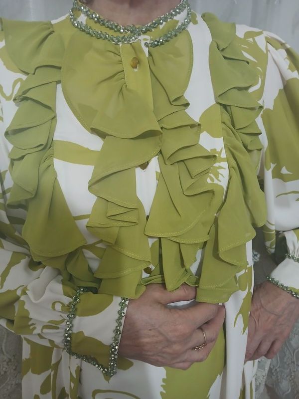 Koʻylak sotiladi Koʻylak sotiladi