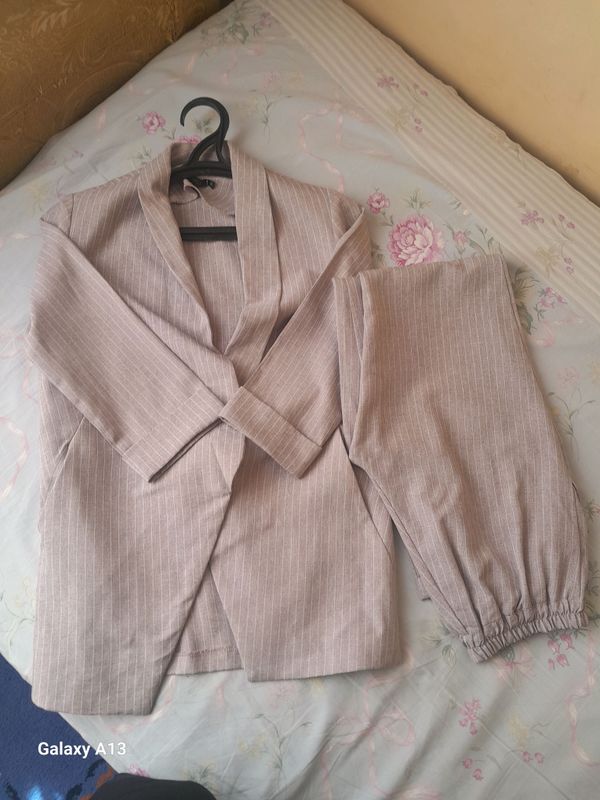 Kastum hijobli hijobsiz qizla kiysayam bolad Kastum hijobli hijobsiz qizla kiysayam bolad