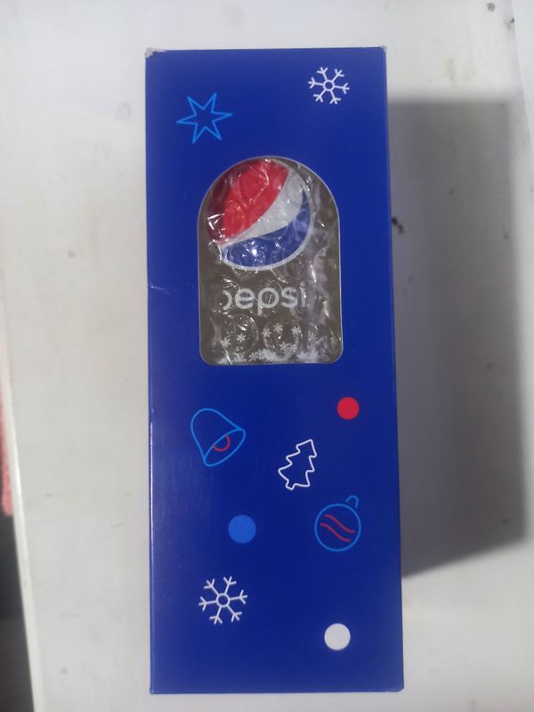 Pepsi logotipli bakal