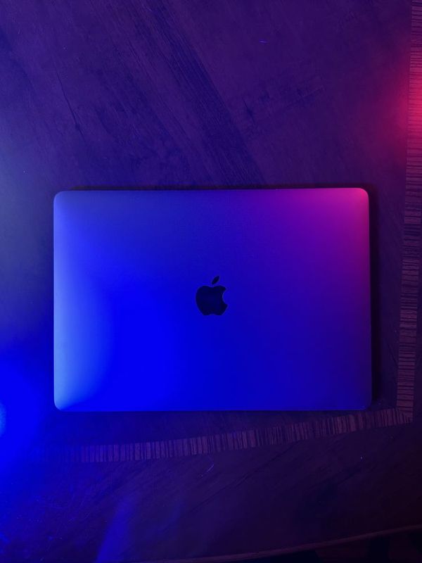 Macbook Pro 13inch 2017 8/128 Macbook Pro 13inch 2017 8/128