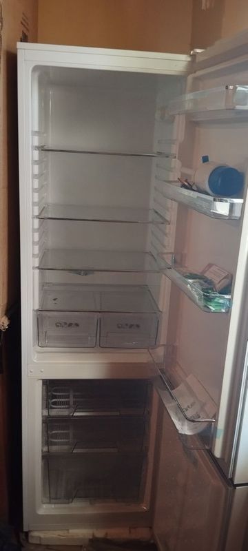 Yangi muzlatgich sotiladi
