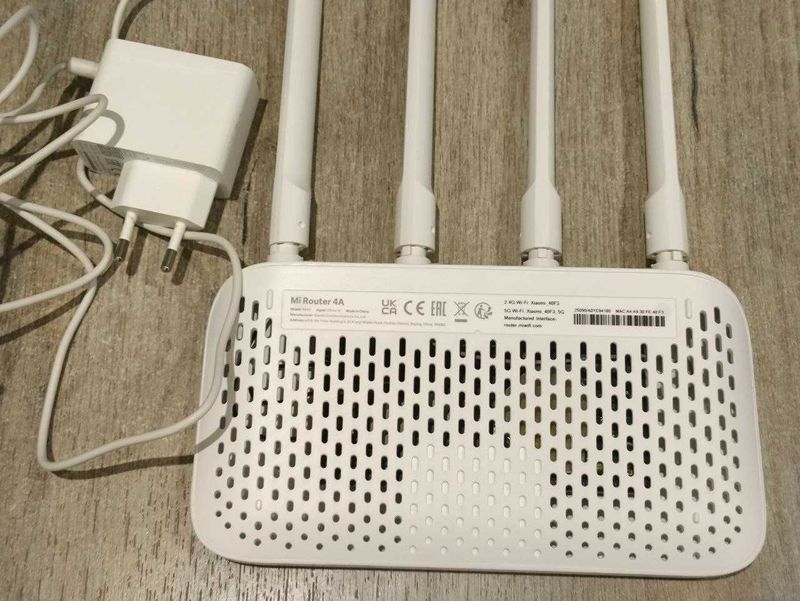 Роутер Xiaomi Mi Wi-Fi Router 4A GLOBAL Gigabit Edition Роутер Xiaomi Mi Wi-Fi Router 4A GLOBAL Gigabit Edition