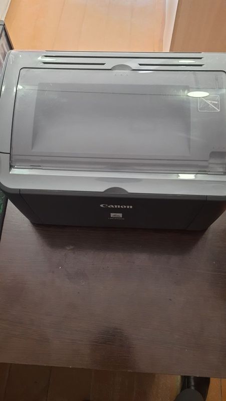 Canon 2900 printer sotiladi