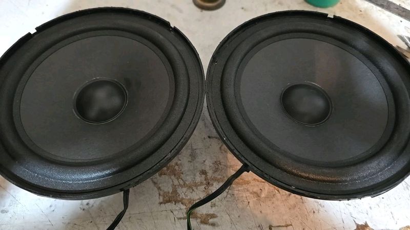 W210 динамики задней полки. W210 динамики задней полки.