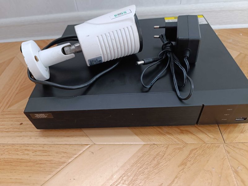 NVR ip TANK 4 канальный NVR ip TANK 4 канальный