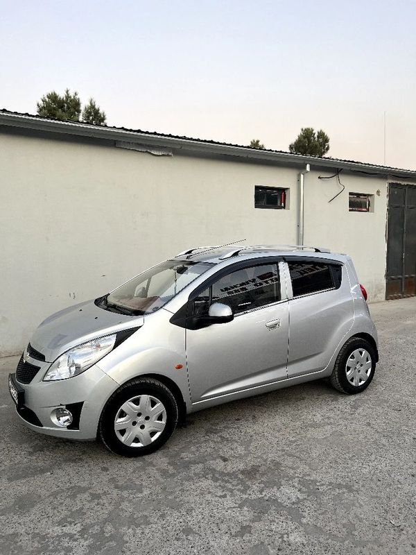 Spark 2011 probeg 158000, suyagi butun, benzin, holat yaxshi . Spark 2011 probeg 158000, suyagi butun, benzin, holat yaxshi .