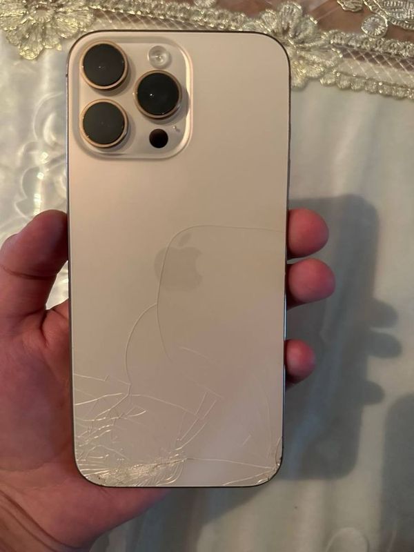 Iphone 16 pro max 256gb simkarta Desert Iphone 16 pro max 256gb simkarta Desert