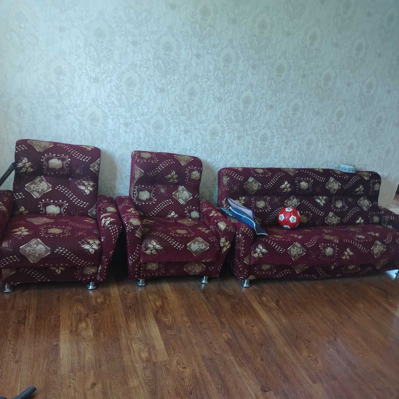 Мебель и кресло продается