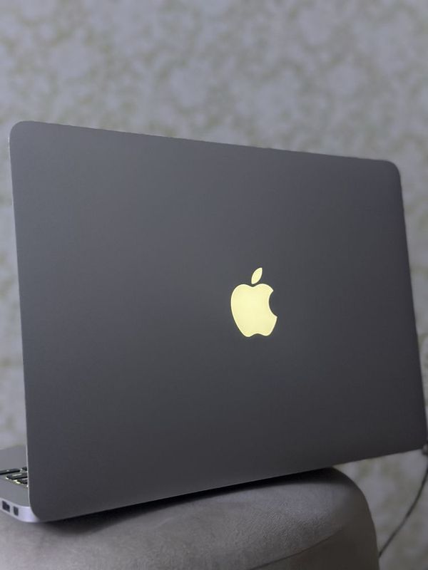 Macbook air 13-inch intel core i5