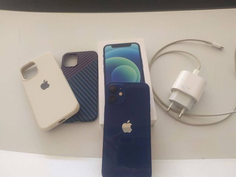 Iphone 12 mini .