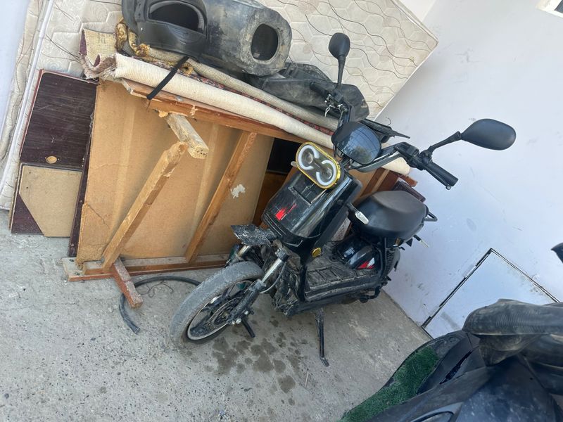 Skuter 6 ta akumlyator Skuter 6 ta akumlyator