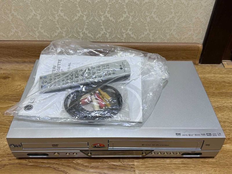Видеомагнитофон 6 Head Hi-Fi Stereo Видеомагнитофон 6 Head Hi-Fi Stereo
