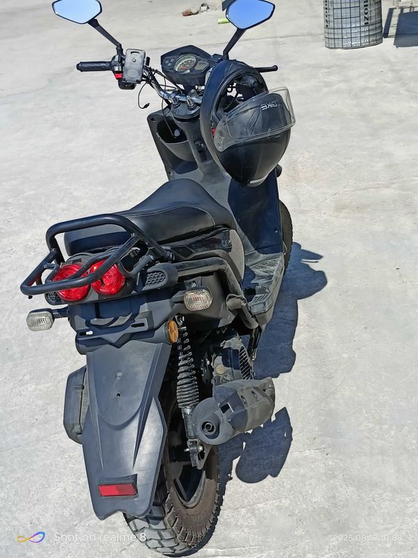 Skuter 150 kub,holati tiniq.hech qanday aybi yóq,yangidek yili 03.2025 Skuter 150 kub,holati tiniq.hech qanday aybi yóq,yangidek yili 03.2025