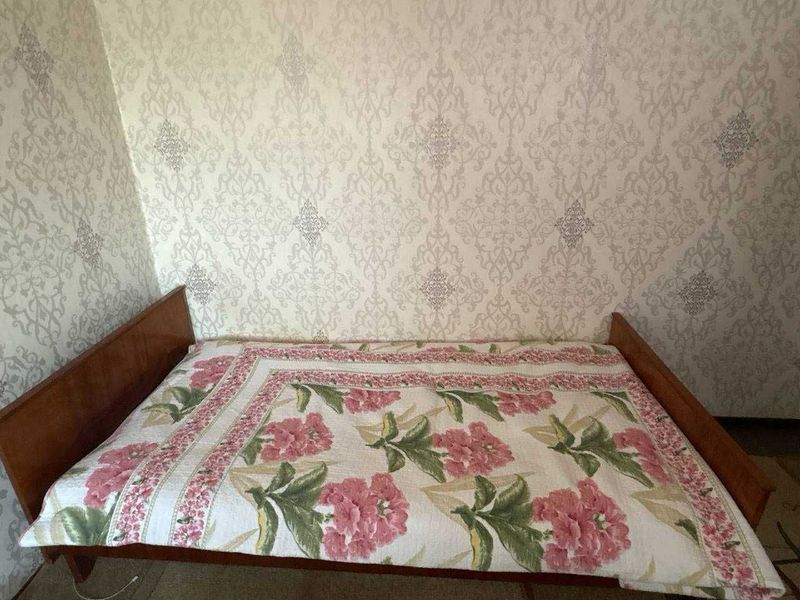 Продаю кровать в хорошем состоянии в количестве 2 штук Продаю кровать в хорошем состоянии в количестве 2 штук