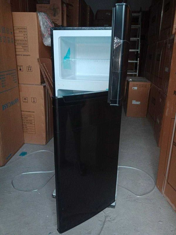 Холодильник 145см бренда AIWA