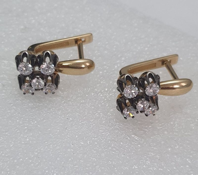 Сережки золотые. Сережки золотые.