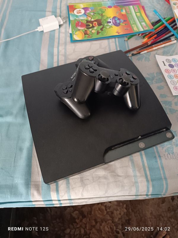 Playstation 3 holati zoʻr slim jostik bor Playstation 3 holati zoʻr slim jostik bor