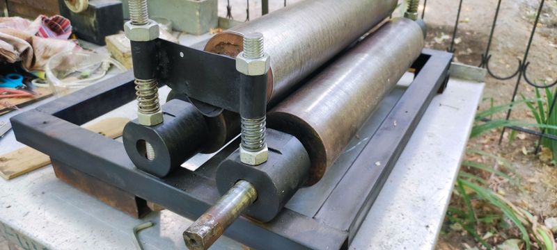 продам вальцовочный станок. листогиб. продам вальцовочный станок. листогиб.