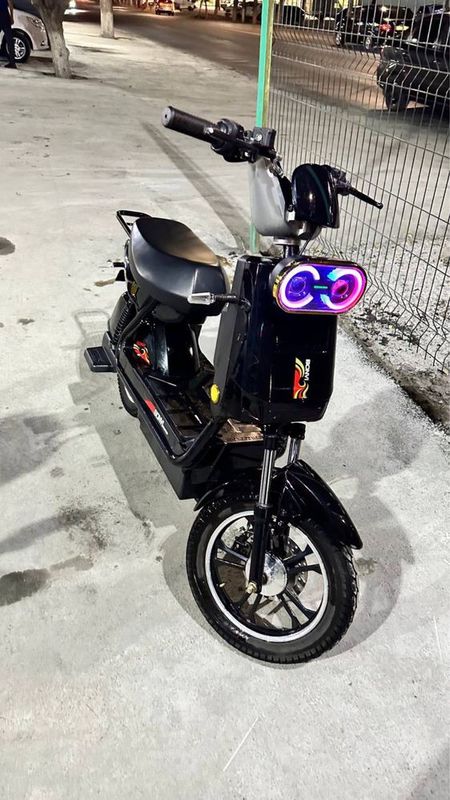 Sukutir qora batarekasi 4 talik 80 km gacha yetadi. Sukutir qora batarekasi 4 talik 80 km gacha yetadi.