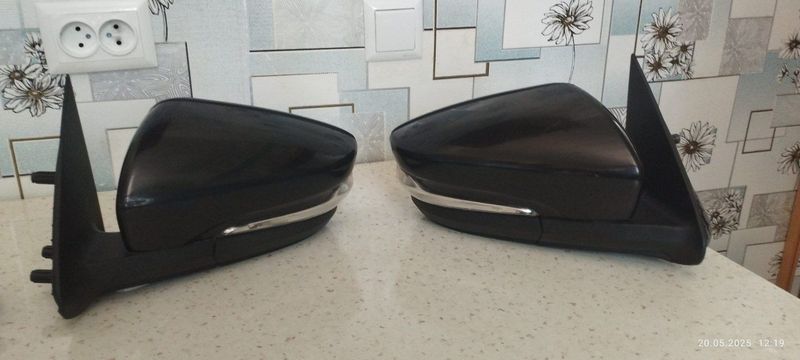 Продаются зеркала для Лада Калина и Приоры, в хорошем состоянии. Продаются зеркала для Лада Калина и Приоры, в хорошем состоянии.