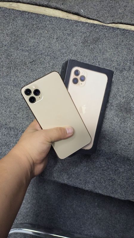 Iphone 11 pro max srochniy sotiladi