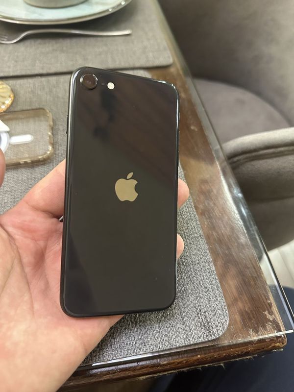 Iphone SE 128 79 xolat yaxwv karopka yoo Iphone SE 128 79 xolat yaxwv karopka yoo