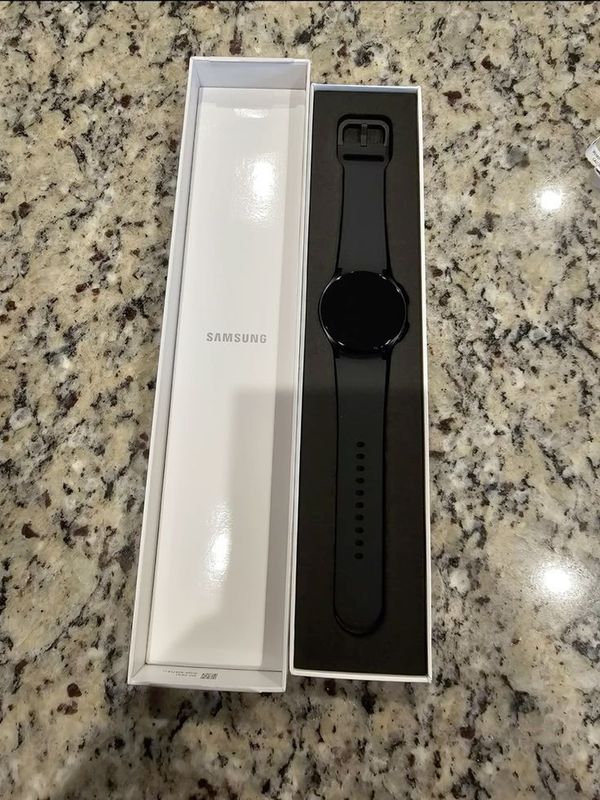 Galaxy Watch 4 Yengi Galaxy Watch 4 Yengi