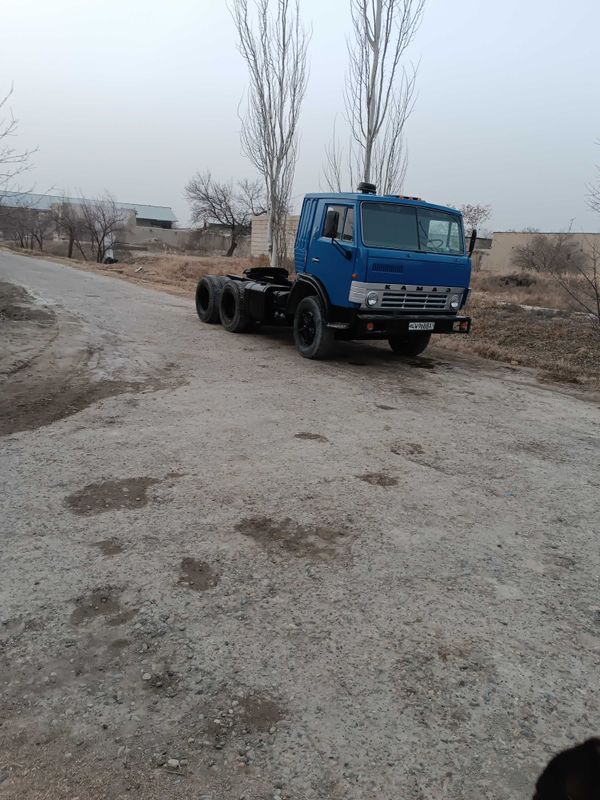 Kamaz tyagach sotiladi