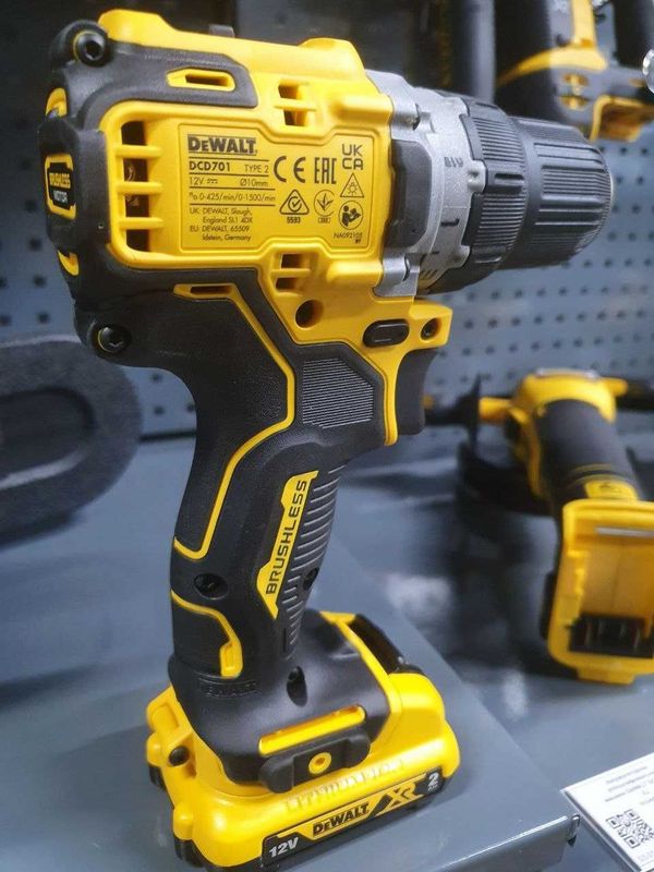 Аккумуляторная дрель-шуруповерт DeWalt DCD701D2-QW