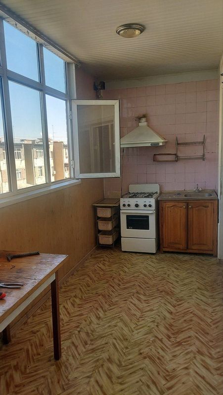 Сдается трехкомнатная квартира в центре Кибрая.. Сдается трехкомнатная квартира в центре Кибрая..