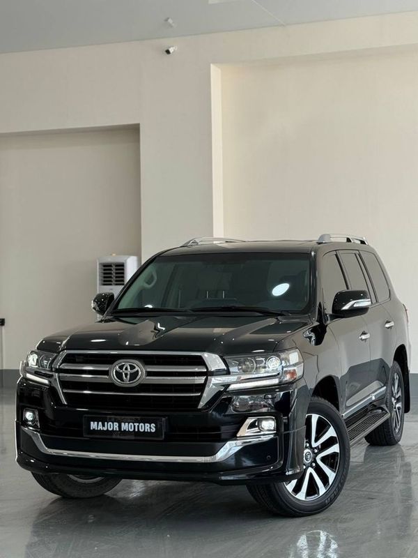 Toyota Land Cruiser 200 возможен обмен Toyota Land Cruiser 200 возможен обмен