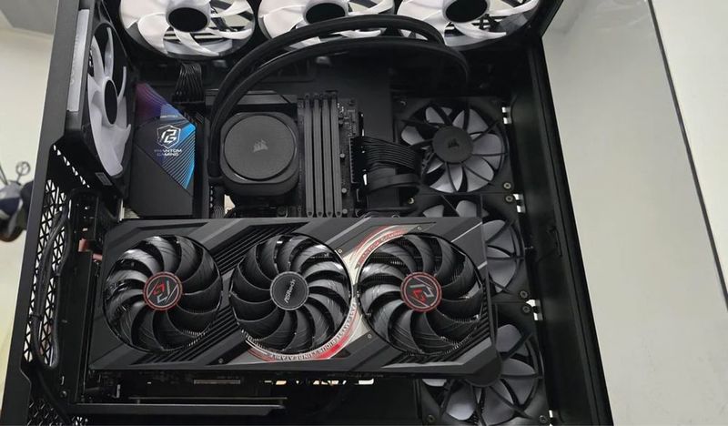 Топовая игровая и рабочая система на базе AMD Ryzen 9 9950X