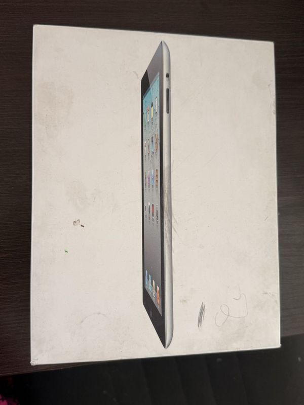 iPad srochna sotiladi iPad srochna sotiladi