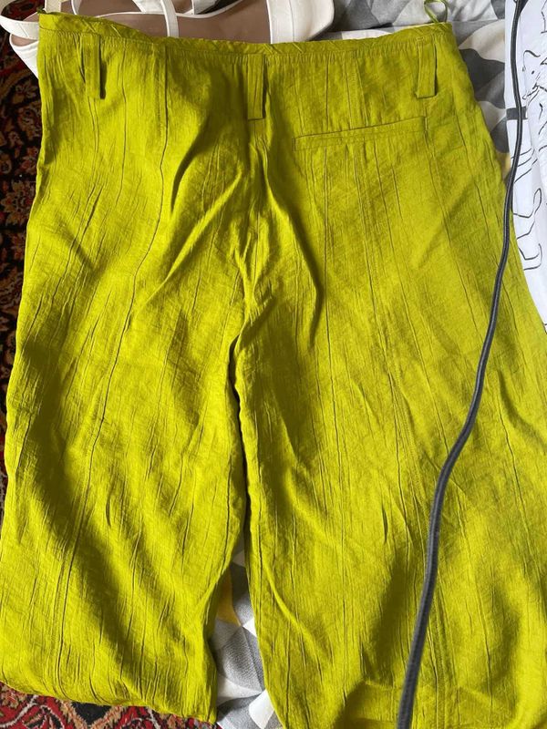 Продаю летние брюки ZARA.размер М Продаю летние брюки ZARA.размер М