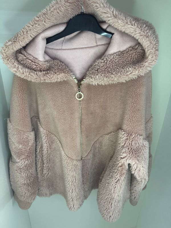 Демисезонная куртка в стиле teddy Демисезонная куртка в стиле teddy
