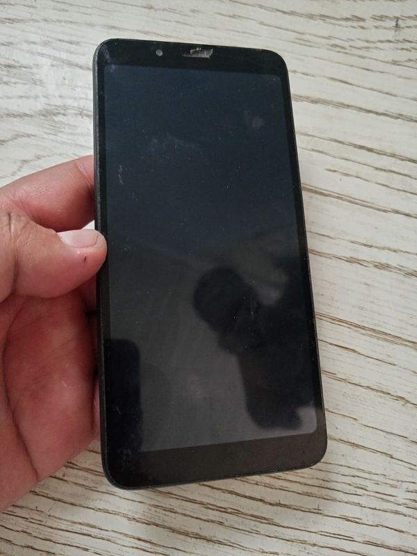 Telefon sotiladi Telefon sotiladi