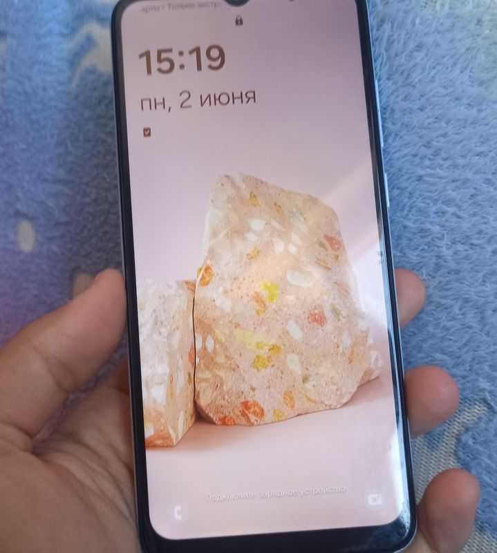 Xiva da telefon sotiladi 1milin Xiva da telefon sotiladi 1milin