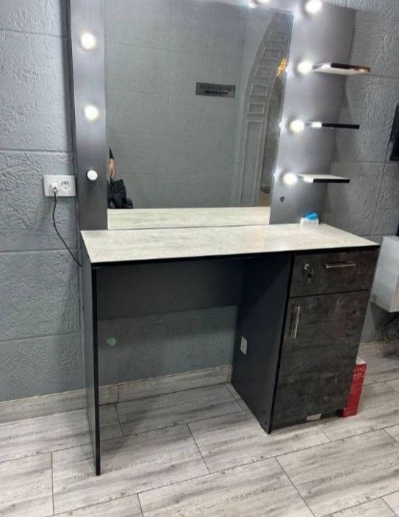Продаем комплект из 3 трюмо