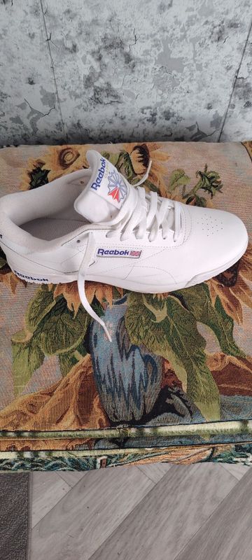Продаются новые кроссовки оригинал Reebok Продаются новые кроссовки оригинал Reebok