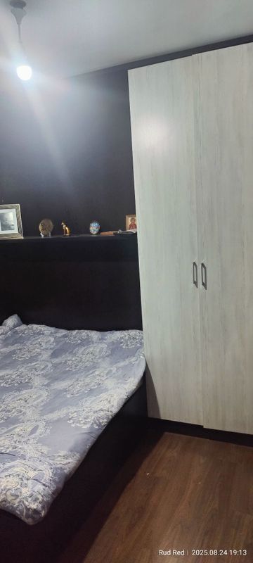 Срочно продаётся комплект спальной мебели Срочно продаётся комплект спальной мебели