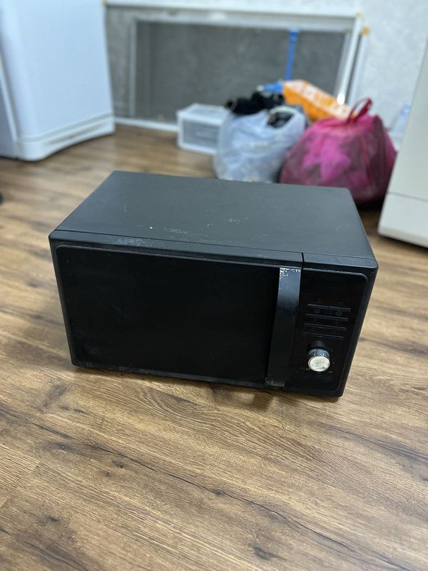 Mikrovolnoka sotiladi Продаётся микроволновая печь Mikrovolnoka sotiladi Продаётся микроволновая печь